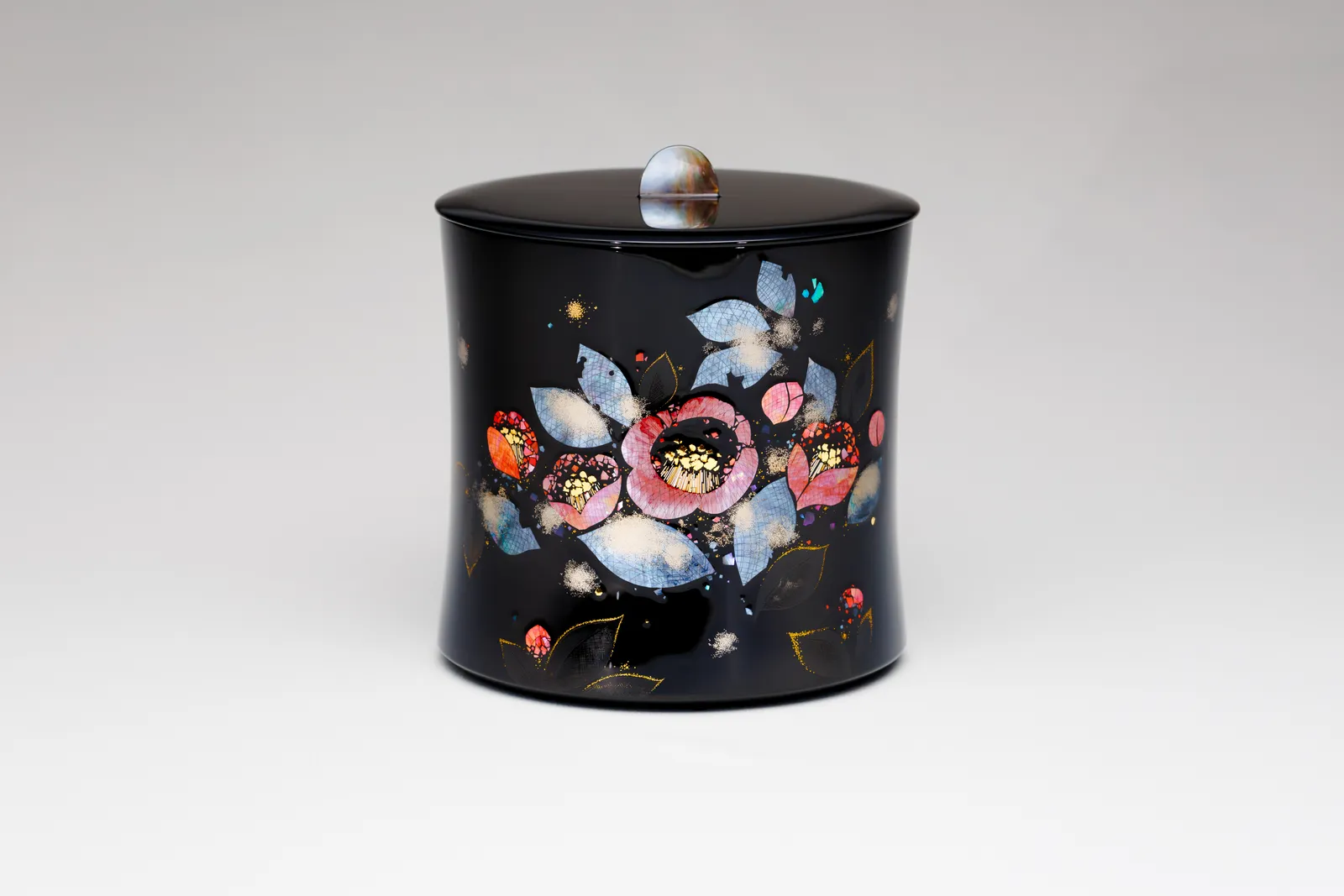 Onihira Keiji, Box in Design with Raden “Getsumei (Moonlit Radiance)