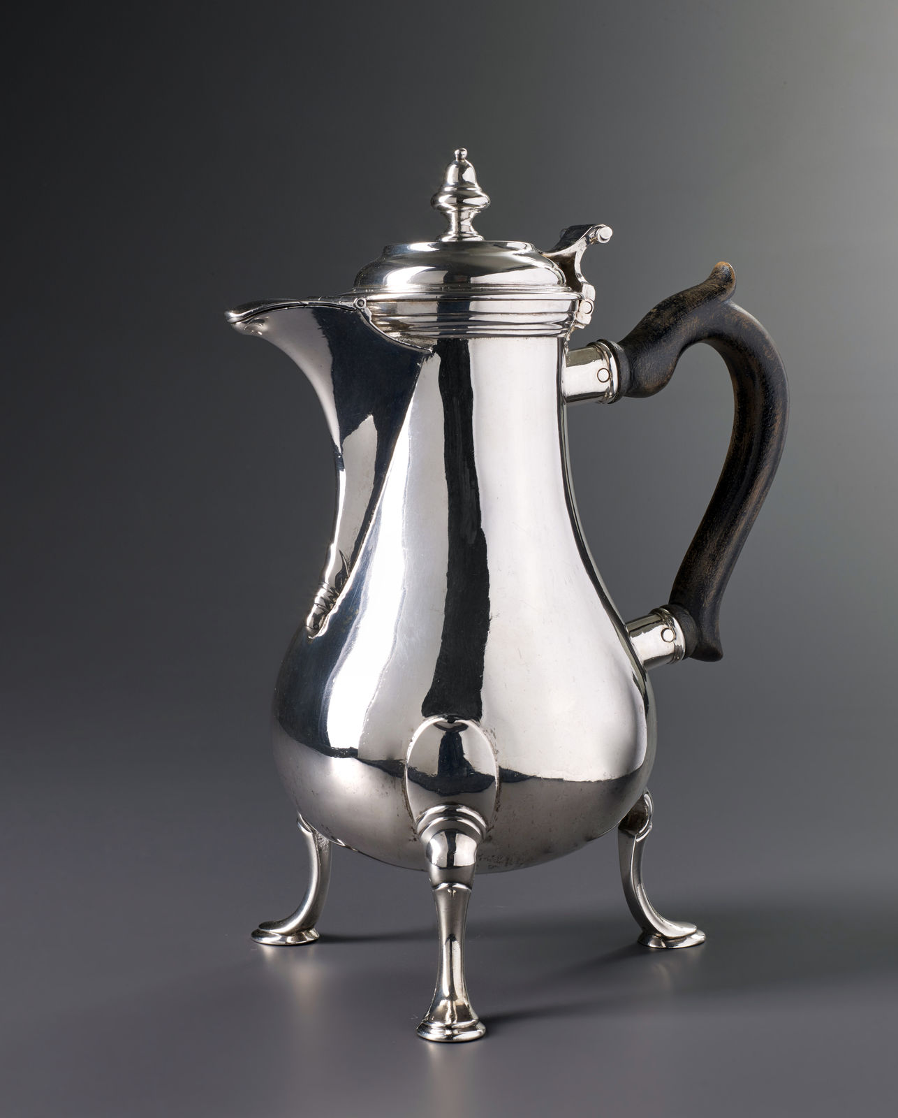 Louis Richard, A Swiss coffee-pot by Louis Richard, Lausanne, date circa 1760