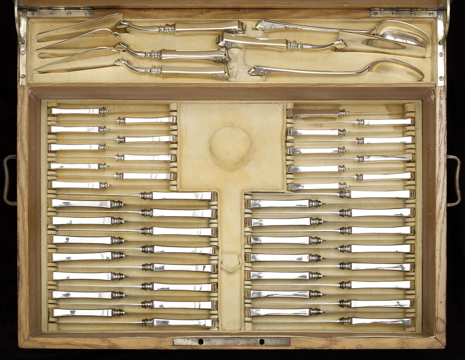 Carl Fabergé , A Russian canteen of cutlery by Carl Fabergé, Moscow, dated 1893