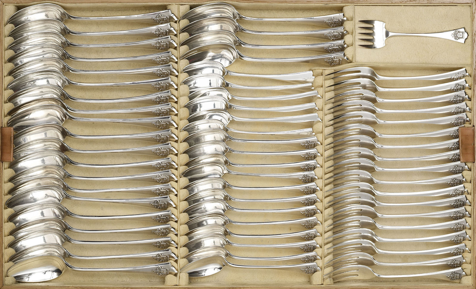 Carl Fabergé , A Russian canteen of cutlery by Carl Fabergé, Moscow, dated 1893