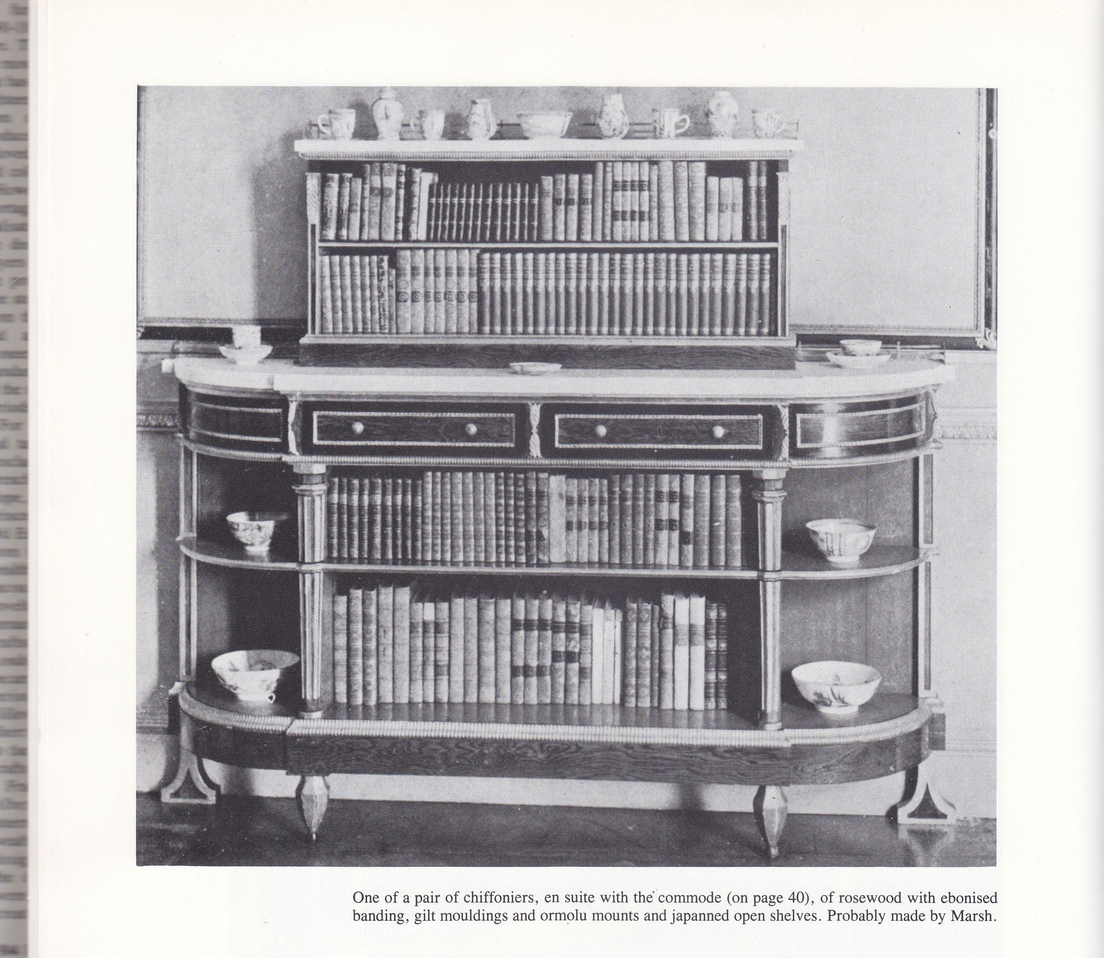 A PAIR OF REGENCY PERIOD ROSEWOOD SIDE CABINETS ATTRIBUTED TO MARSH & TATHAM, ENGLAND, CIRCA 1800