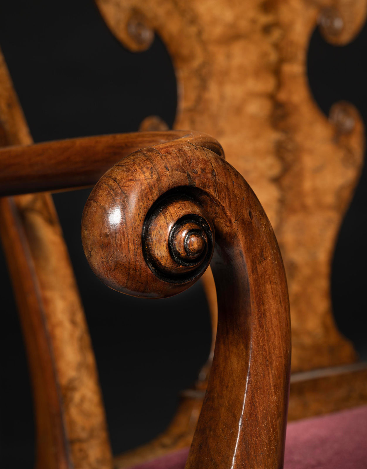 A PAIR OF GEORGE II WALNUT AND BURR WALNUT ARMCHAIRS, ENGLISH, CIRCA 1735