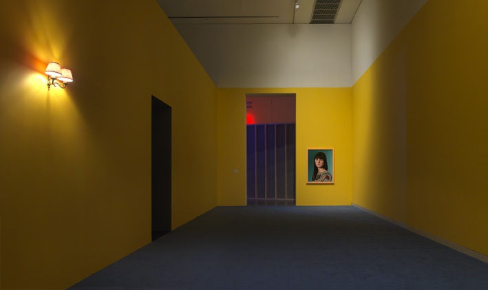 image of Gillian Wearing photograph in yellow room