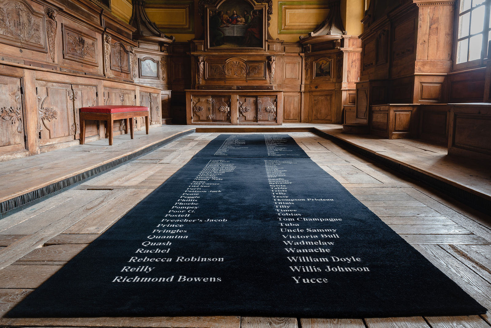 Installation view of Kimsooja: Traversées\Kimsooja.