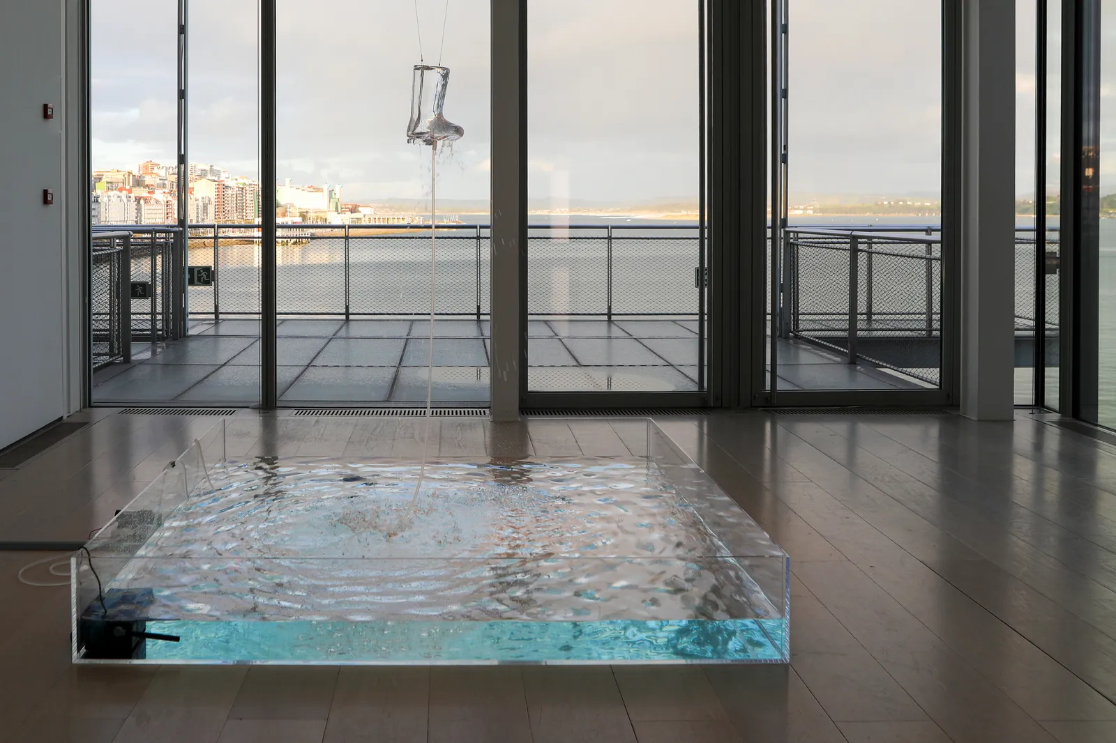 Installation images of YUKO MOHRI: Entanglements.