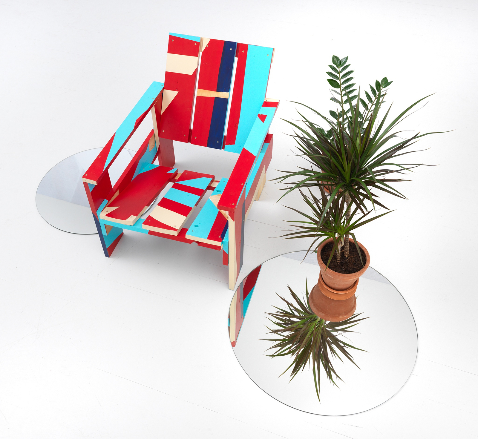 <div class="image_caption_container"><div class="image_caption"><p><strong>Not even to be trusted with a paper clip</strong>, 2011 </p><p><strong>New Collisions in Culturefield</strong>, JG 2011</p><p>©Jens Ziehe</p></div></div>