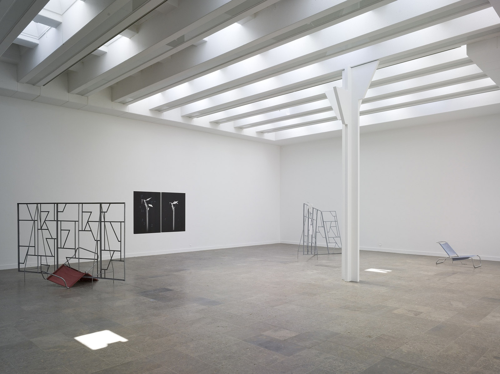 <div class="image_caption_container"><div class="image_caption"><p>Exhibition view,</p><p><strong>This place is close and unfolding</strong>, Westf&auml;lischer Kunstverein,&nbsp;M&uuml;nster, 2008</p><p>&copy; Roman Mensing</p></div></div>