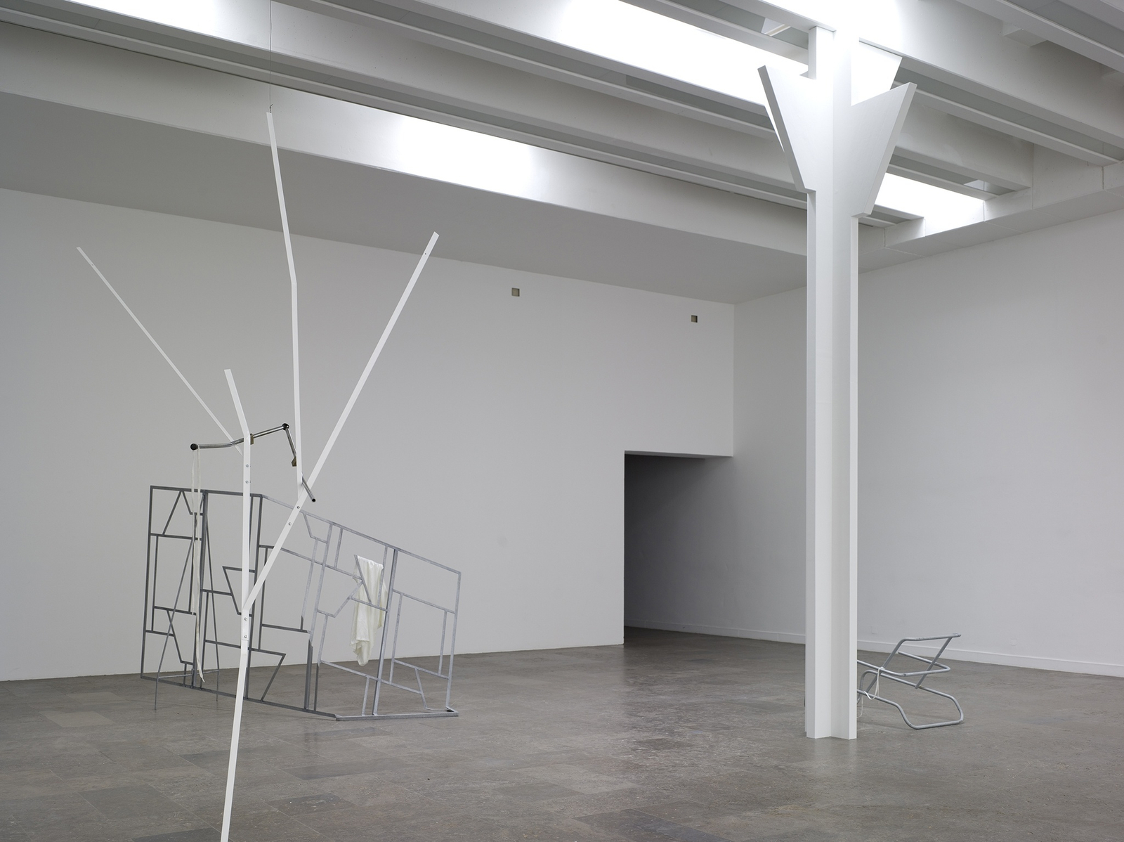 <div class="image_caption_container"><div class="image_caption"><p>Exhibition view,</p><p><strong>This place is close and unfolding</strong>, Westf&auml;lischer Kunstverein, M&uuml;nster, 2008</p><p>&copy; Roman Mensing</p></div></div>