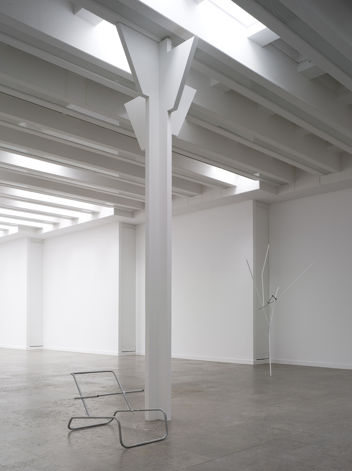 <div class="image_caption_container"><div class="image_caption"><p>Exhibition view,</p><p><strong>This place is close and unfolding</strong>, Westf&auml;lischer Kunstverein, M&uuml;nster, 2008</p><p>&copy; Roman Mensing</p></div></div>