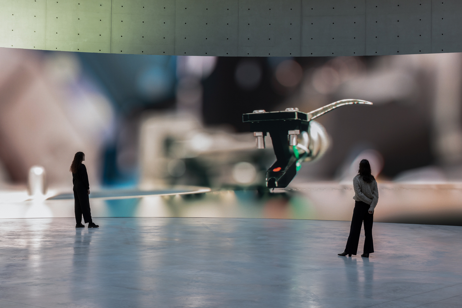 <div class="image_caption_container"><div class="image_caption"><p>Exhibition view: Anri Sala, <strong>Time No Longer</strong>, Rotunda of the Bourse de Commerce – Pinault Collection, Paris, 2022. © Anri Sala / VG Bild-Kunst, Bonn, 2022. Photo © Andrea Rossetti</p><p> </p></div></div>