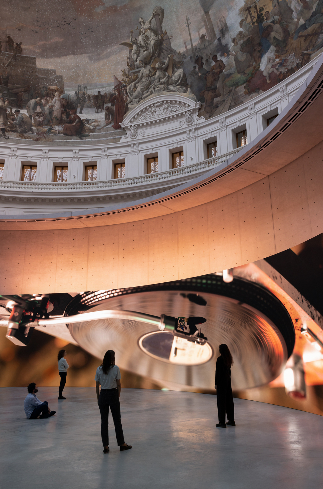 <div class="image_caption_container"><div class="image_caption"><p>Exhibition view: Anri Sala, <strong>Time No Longer</strong>, Rotunda of the Bourse de Commerce – Pinault Collection, Paris, 2022. © Anri Sala / VG Bild-Kunst, Bonn, 2022. Photo © Andrea Rossetti</p><p> </p></div></div>