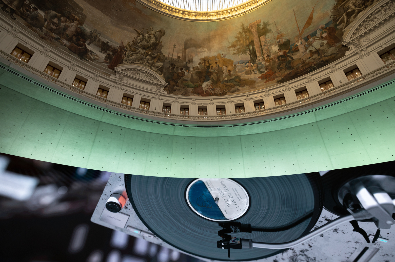 <div class="image_caption_container"><div class="image_caption"><p>Exhibition view: Anri Sala, <strong>Time No Longer</strong>, Rotunda of the Bourse de Commerce – Pinault Collection, Paris, 2022. © Anri Sala / VG Bild-Kunst, Bonn, 2022. Photo © Andrea Rossetti</p><p> </p></div></div>