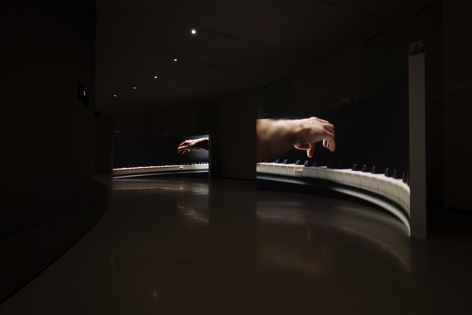 <div class="image_caption_container"><div class="image_caption"><p>Exhibition view: Anri Sala, <strong>Time No Longer</strong>, Rotunda of the Bourse de Commerce – Pinault Collection, Paris, 2022. © Anri Sala / VG Bild-Kunst, Bonn, 2022. Photo © Andrea Rossetti</p><p> </p></div></div>