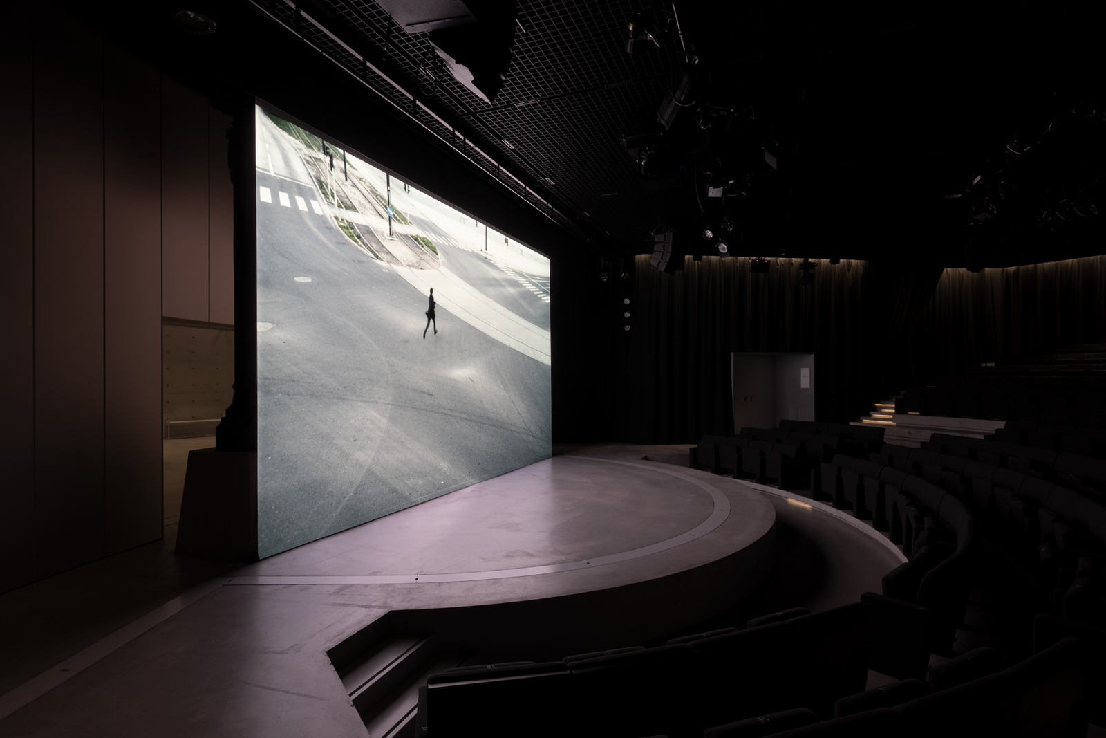 <div class="image_caption_container"><div class="image_caption"><p>Exhibition view: Anri Sala, <strong>Time No Longer</strong>, Rotunda of the Bourse de Commerce – Pinault Collection, Paris, 2022. © Anri Sala / VG Bild-Kunst, Bonn, 2022. Photo © Andrea Rossetti</p><p> </p></div></div>