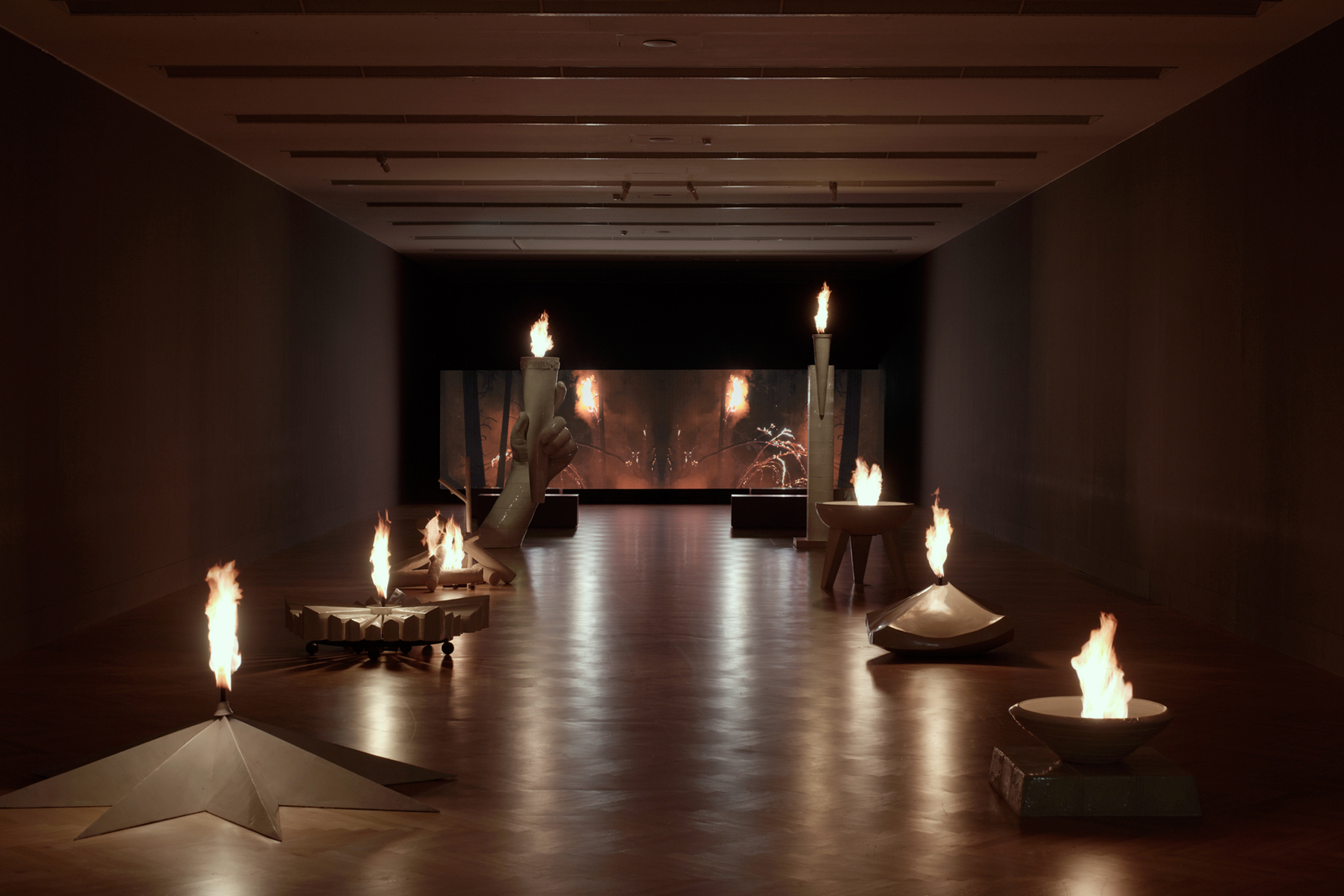 <div class="image_caption_container"><div class="image_caption"><p>Exhibition view: Julius von Bismarck, <strong>Feuer mit Feuer</strong>, Bundeskunsthalle Bonn (2020).</p><p>Photo © Julius von Bismarck</p></div></div>