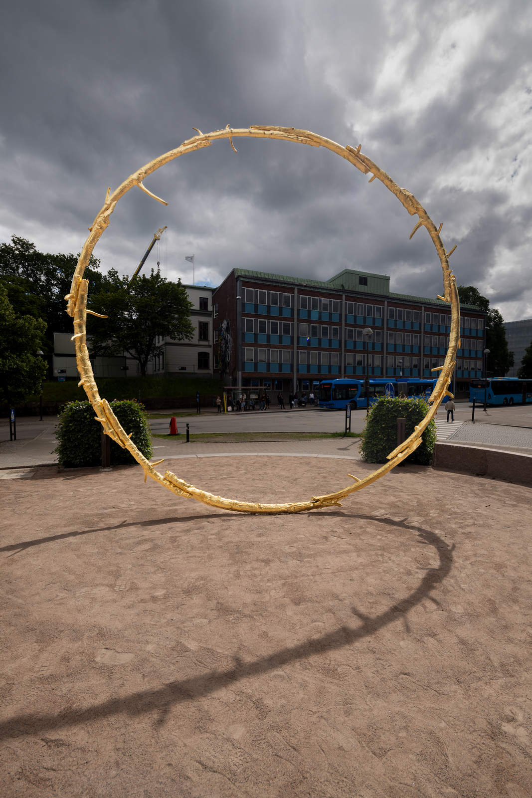 <div class="image_caption_container"><div class="image_caption"><p>Ugo Rondinone, <b>the sun</b>, 2022, gilded bronze, ø 500 cm. Exhibition view: Borås Art Biennial, 2024. Photo © Hendrik Zeitler</p></div></div>