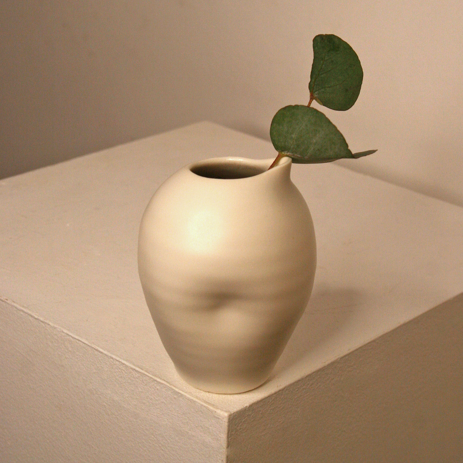 Linda Bloomfield, Small White Dimple Jug, 2025