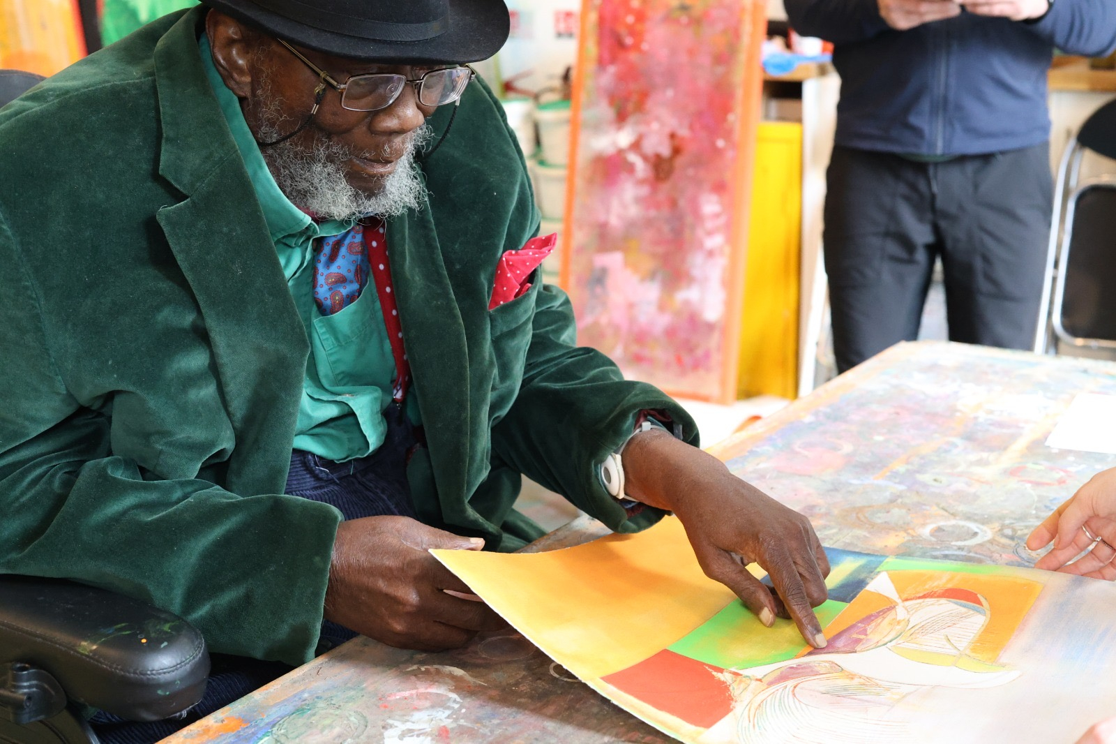 Sir Frank Bowling OBE RA reviewing prints of Swan for his upcoming exhibition at the Fitzwilliam Museum in Cambridge