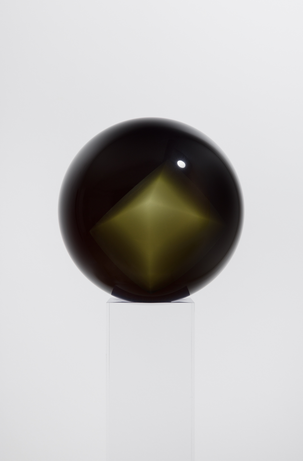 HELEN PASHGIAN 海倫&middot;帕什加