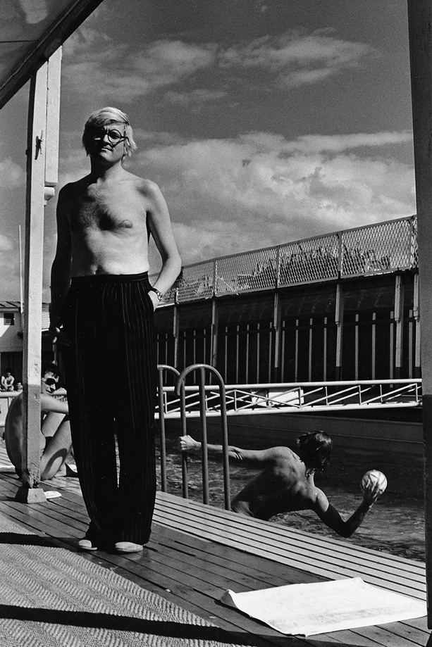 Helmut Newton, David Hockney, Piscine Royale, Paris, 1975
