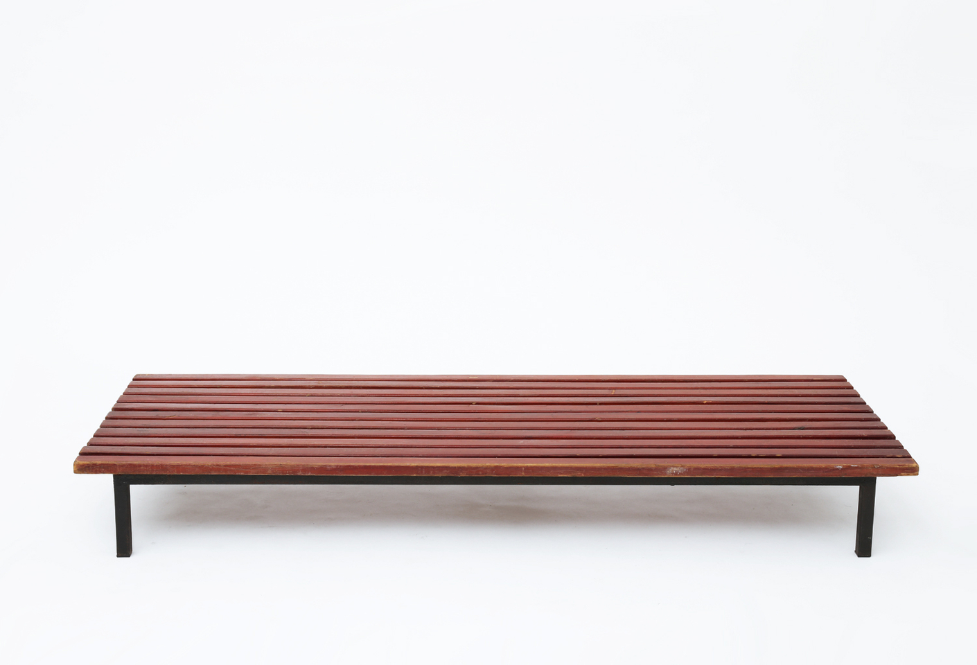 Charlotte Perriand's bench, "Cansado" model, full view from above