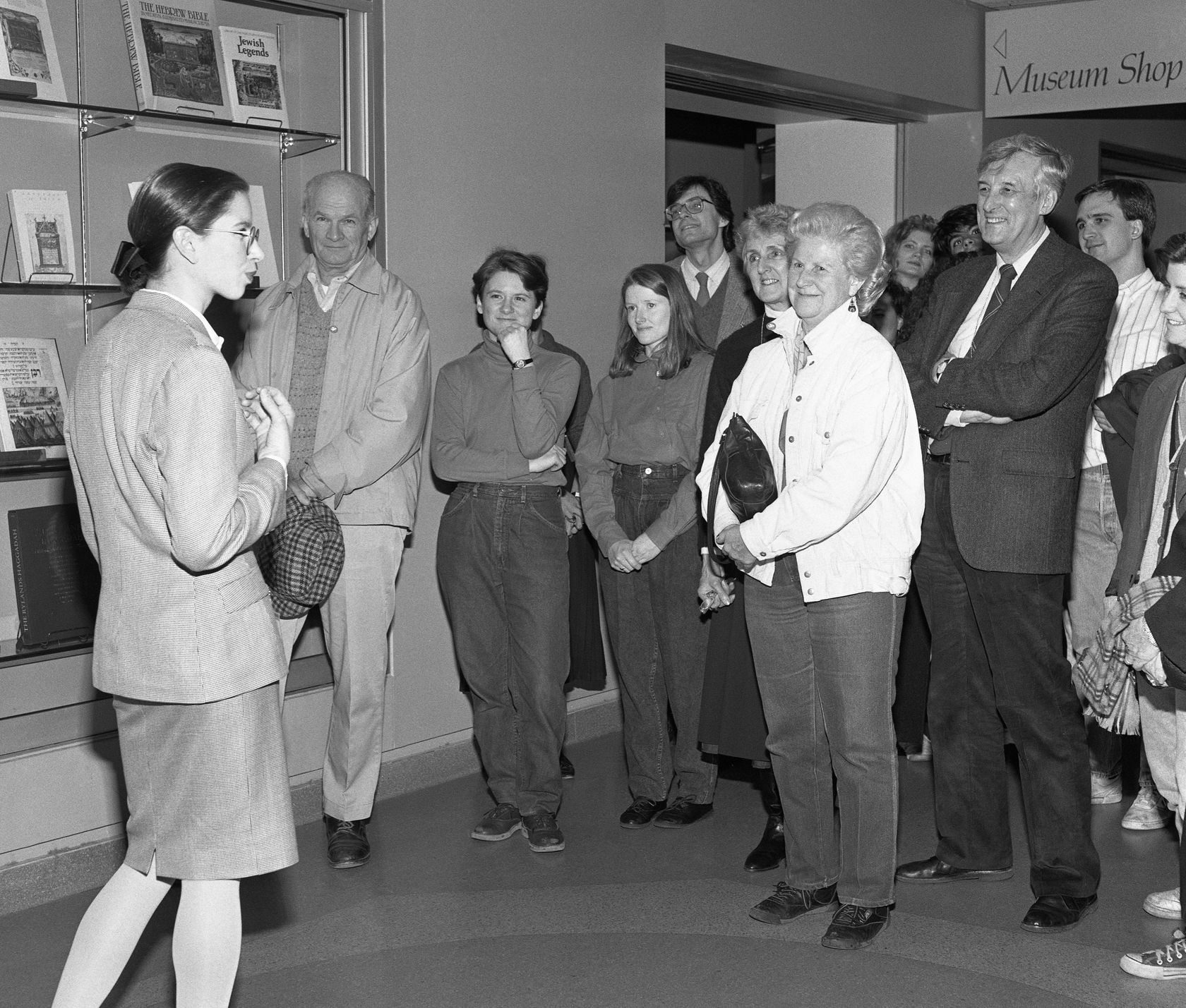 Andrea Fraser Museum Highlights: A Gallery Talk, 1989