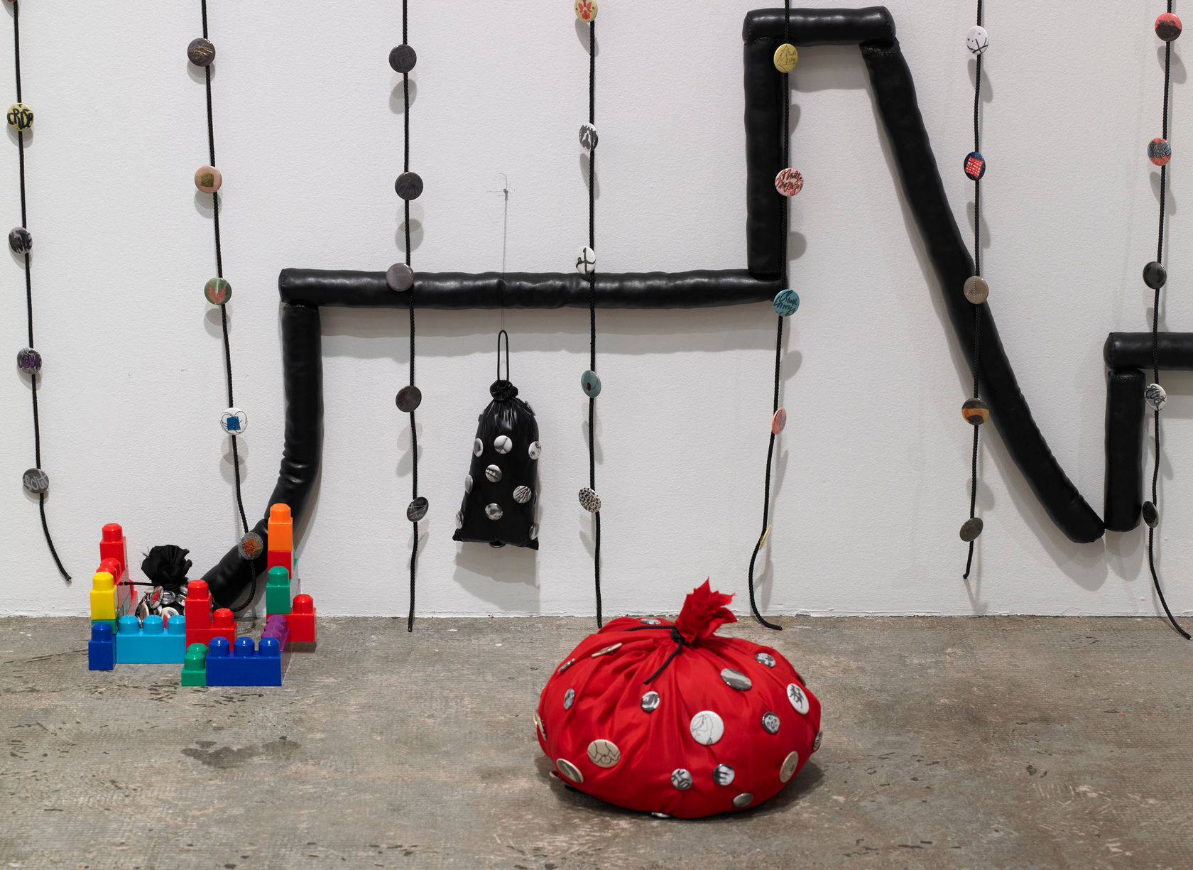 Annette Messager Arbre Architecture, 2009