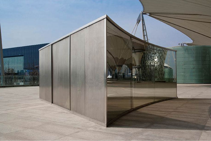 Dan Graham Curves For E.S., 2005