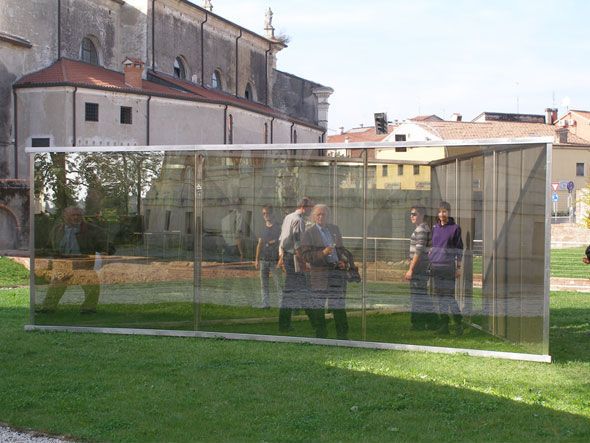 Dan Graham Curves For E.S., 2005