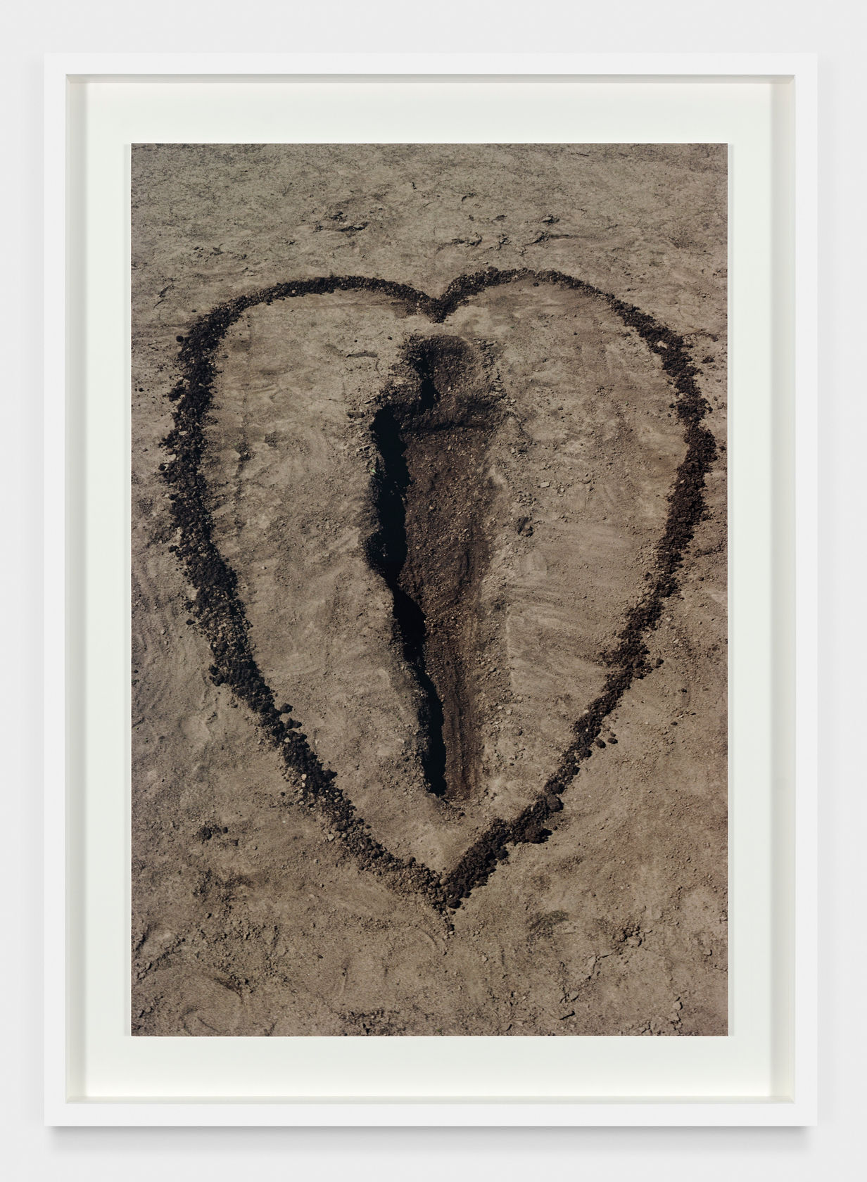 Ana Mendieta Encantación a Olokún-Yemayá (Incantation to Olokun-Yemaya), 1977 C-print 30 x 20 in. (76.2 x 50.8 cm) Edition of...