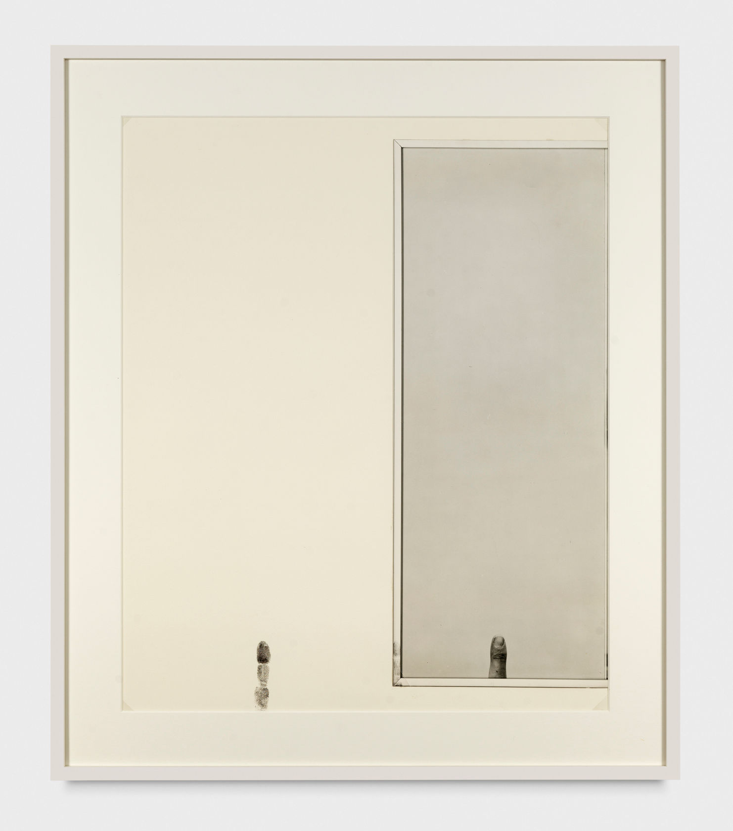 Giuseppe Penone Coincidenza di immagini, cornice 21 aprile 1971, 1971