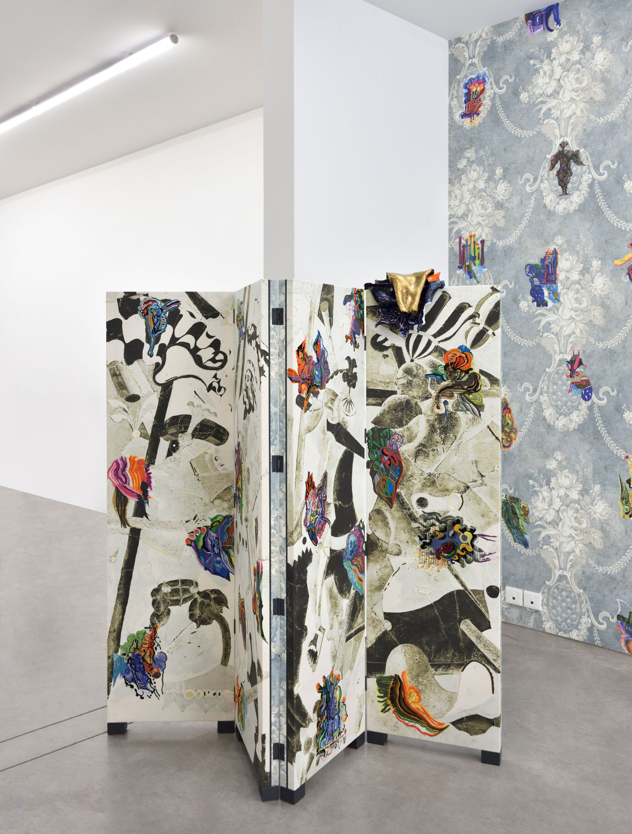 Edi Rama Untitled, 2024 Paravent, printed fabric, embroidery, ceramic and bronze sculpture 64 3/4 x 71 5/8 x 2 in....