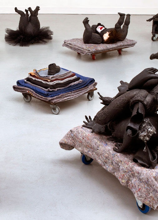 An exhibition installation view from: Annette Messager, Mes transports