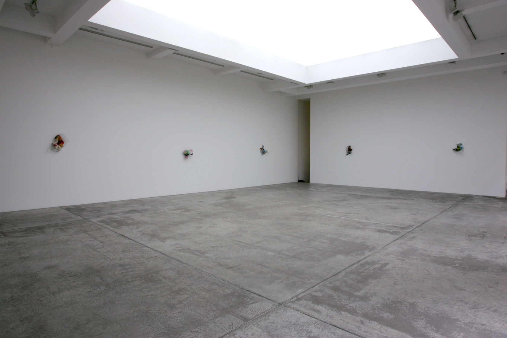 An exhibition installation view from: Richard Tuttle, Matter