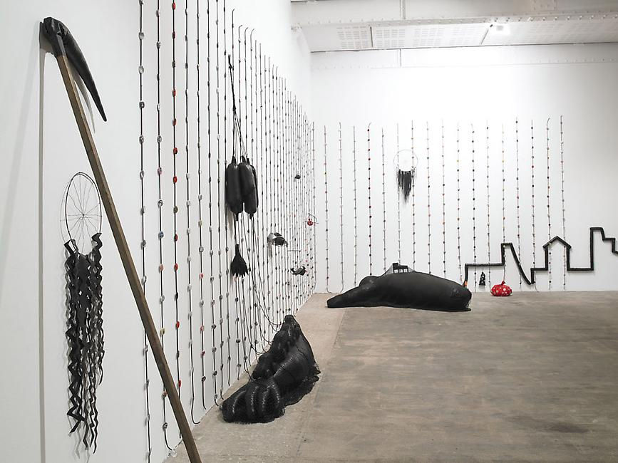 An exhibition installation view from: Annette Messager, À Corps perdu / Heart and Soul