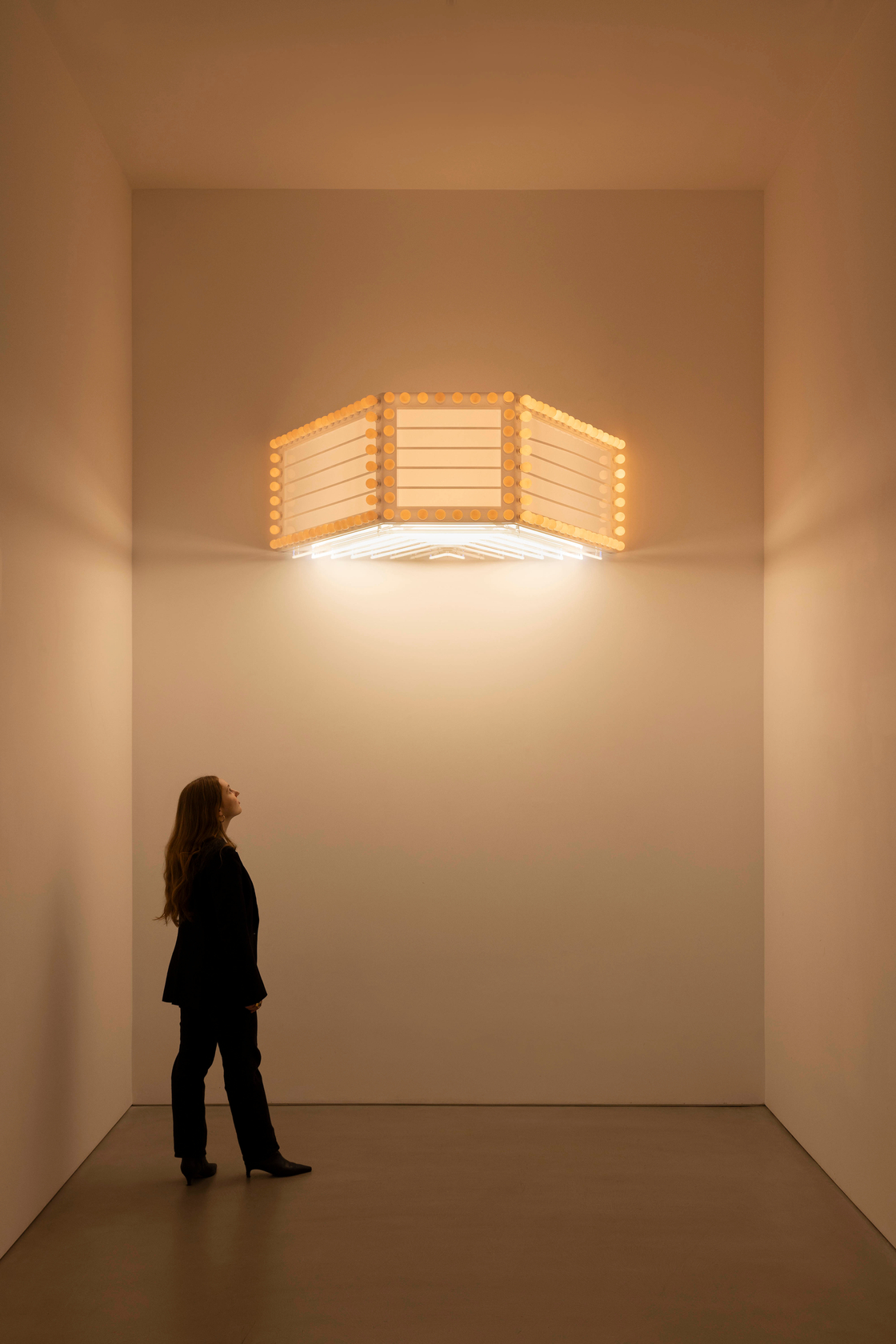 Philippe Parreno Marquee2022 Opalescent PMMA, light bulbs and neons, dmx controller 57.9 x 165 x 113.8 cm 22 3/4 x...