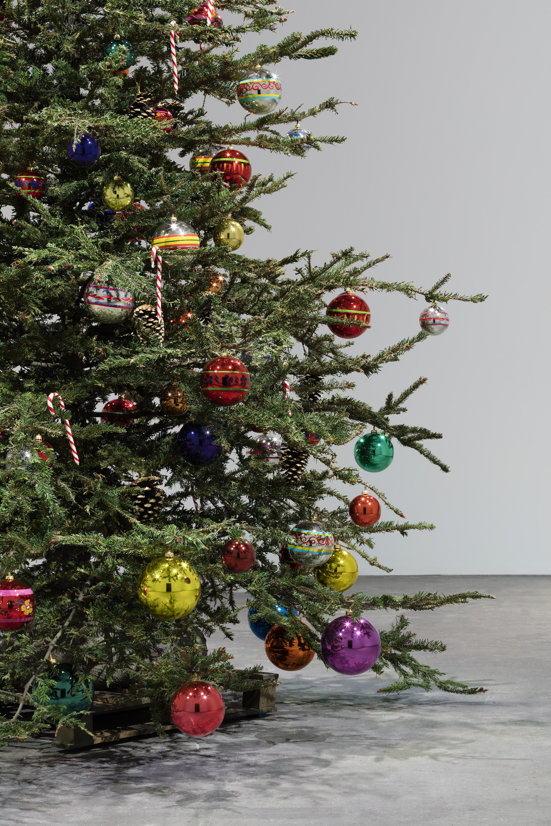 Philippe Parreno Fraught Times: For Eleven Months of the Year it's an Artwork and in December it's Christmas (July)2017 Cast...