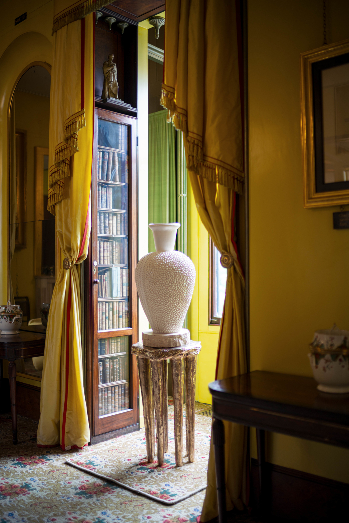 Lina Iris Viktor II On golden Stool2024 Bronze (aged, patina), clay/ceramic, travertine 153.5 x 37 x 38.5 cm 60 3/8...