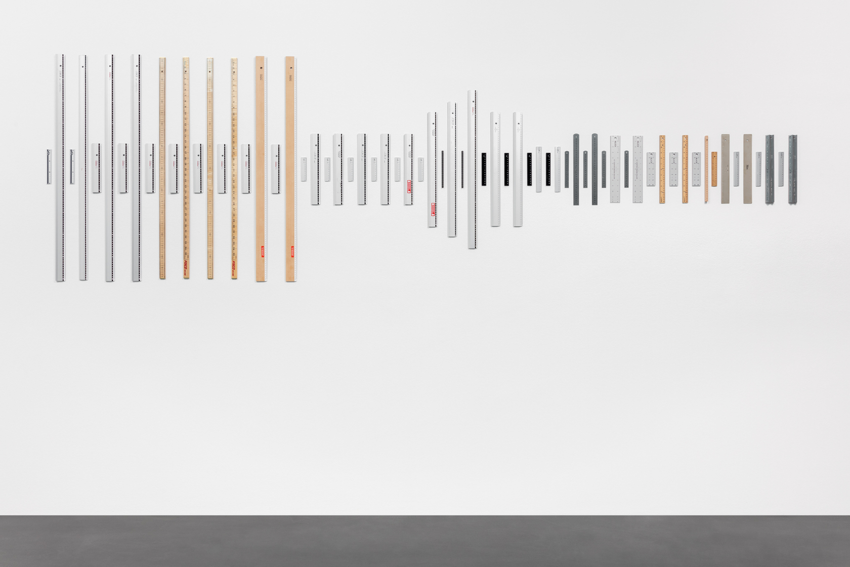 Jac Leirner, Metal Wood Black, 2017