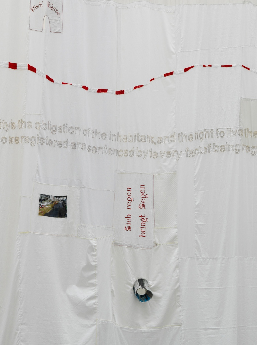 Exhibition view, 30 Künstler / 30 Räume, Neues Museum Nürnberg, 2012 © Annette Kradisch