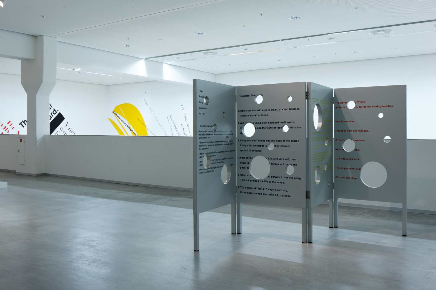 Riddled Screen, 2000 Acrylic color on anodized aluminium, edged tubes, steel chain, hinge-joint and closings: stainless steel Photo © Carsten...