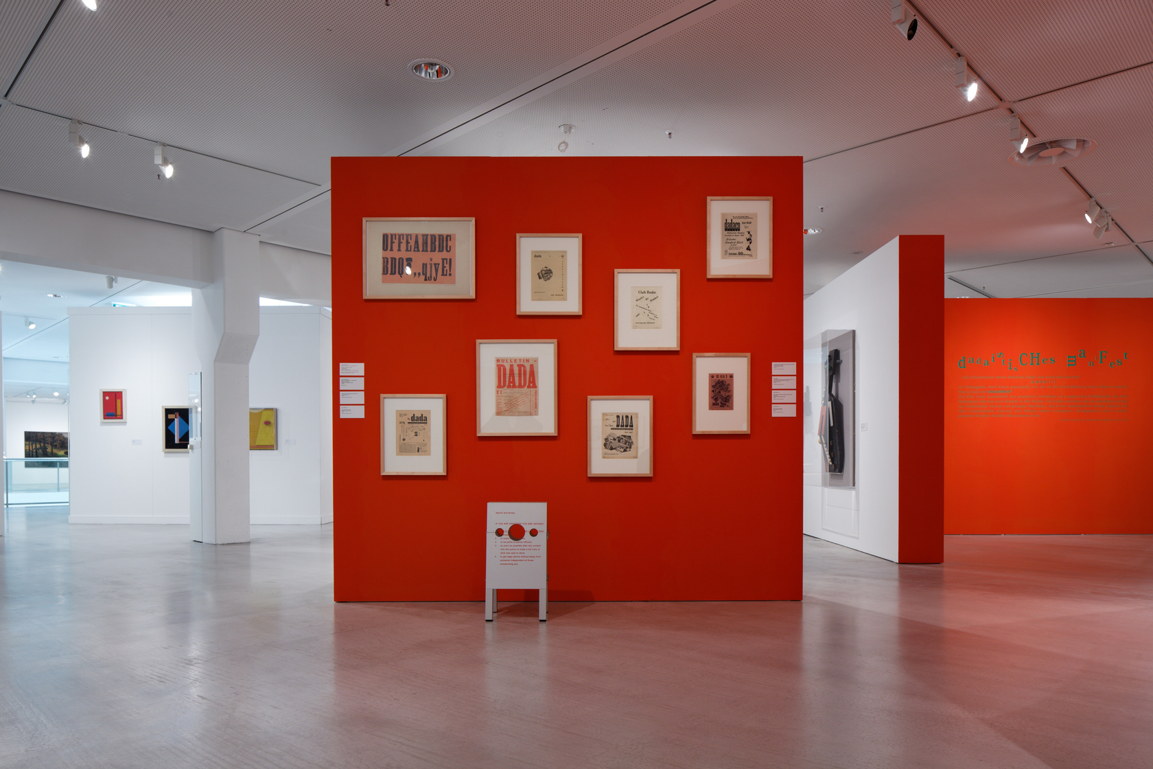 Twin Stock Boards, 2000 Acrylic color on anodized aluminium, edged tubes, steel chain, hinge-joint and closings: stainless steel Photo ©...