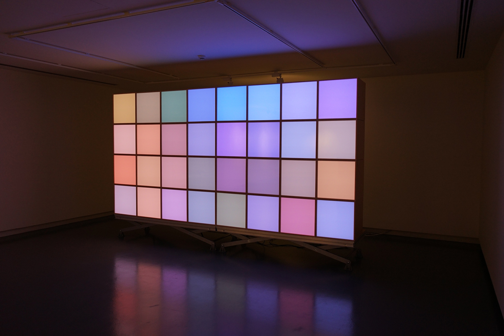 Horizontal Technicolour, 2002 32 waxed birchwood DMX modules (Pixel Boxes), aluminium plate, white glass, diffusion foil, cables, RGB-lighting system, DMX...