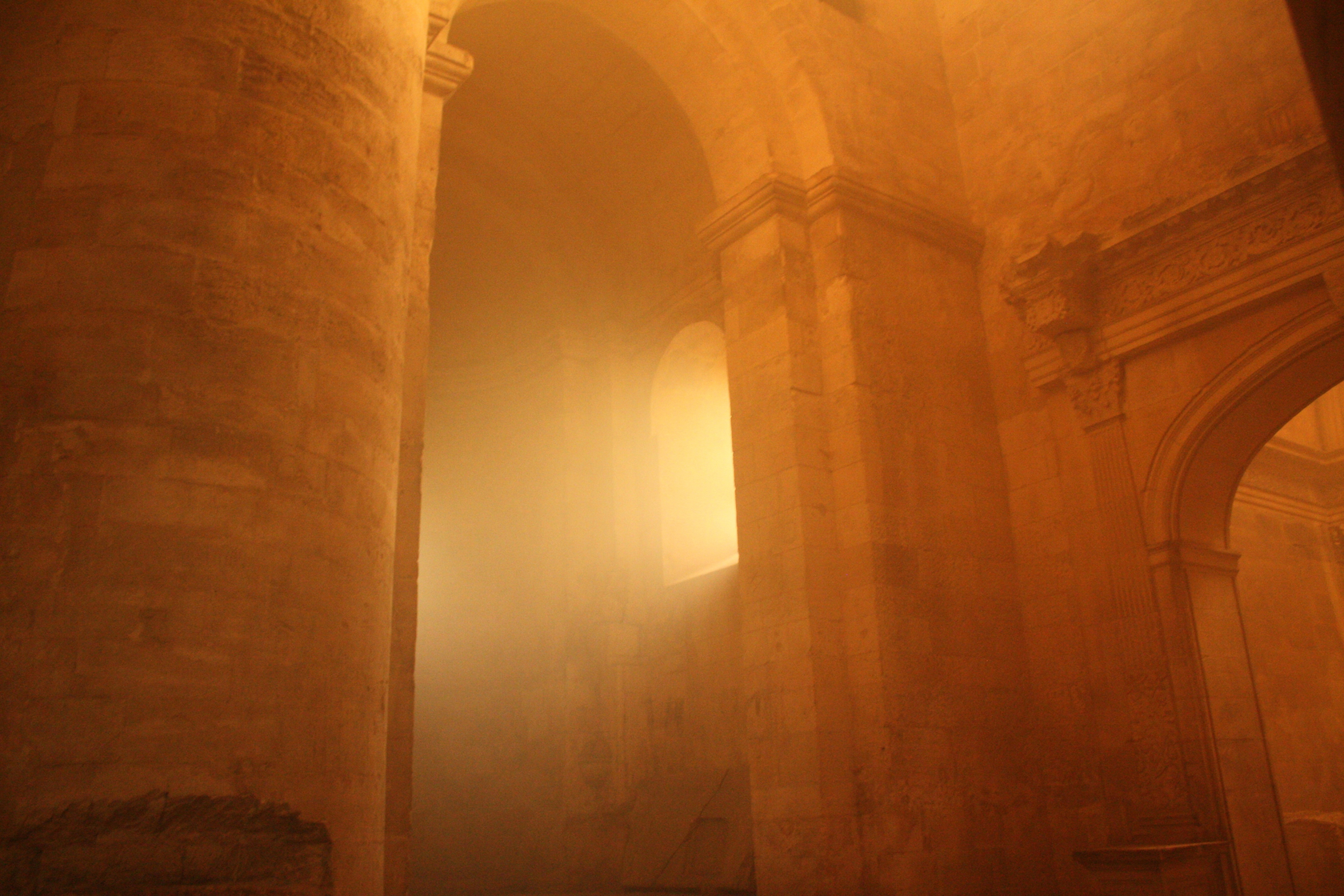 Les Alyscamps, 2013 Artificial mist and natural light Photo &copy; Isabelle Arthuis