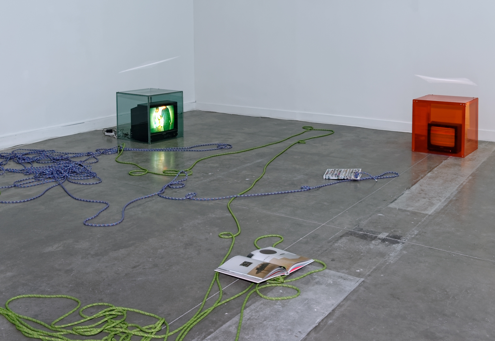 Documentary Realisation Zone #1 to #3 (Dijon), 1997 Video, Plexiglas, 3 TV sets, catalogues, climbing rope Photo © Blaise Adilon