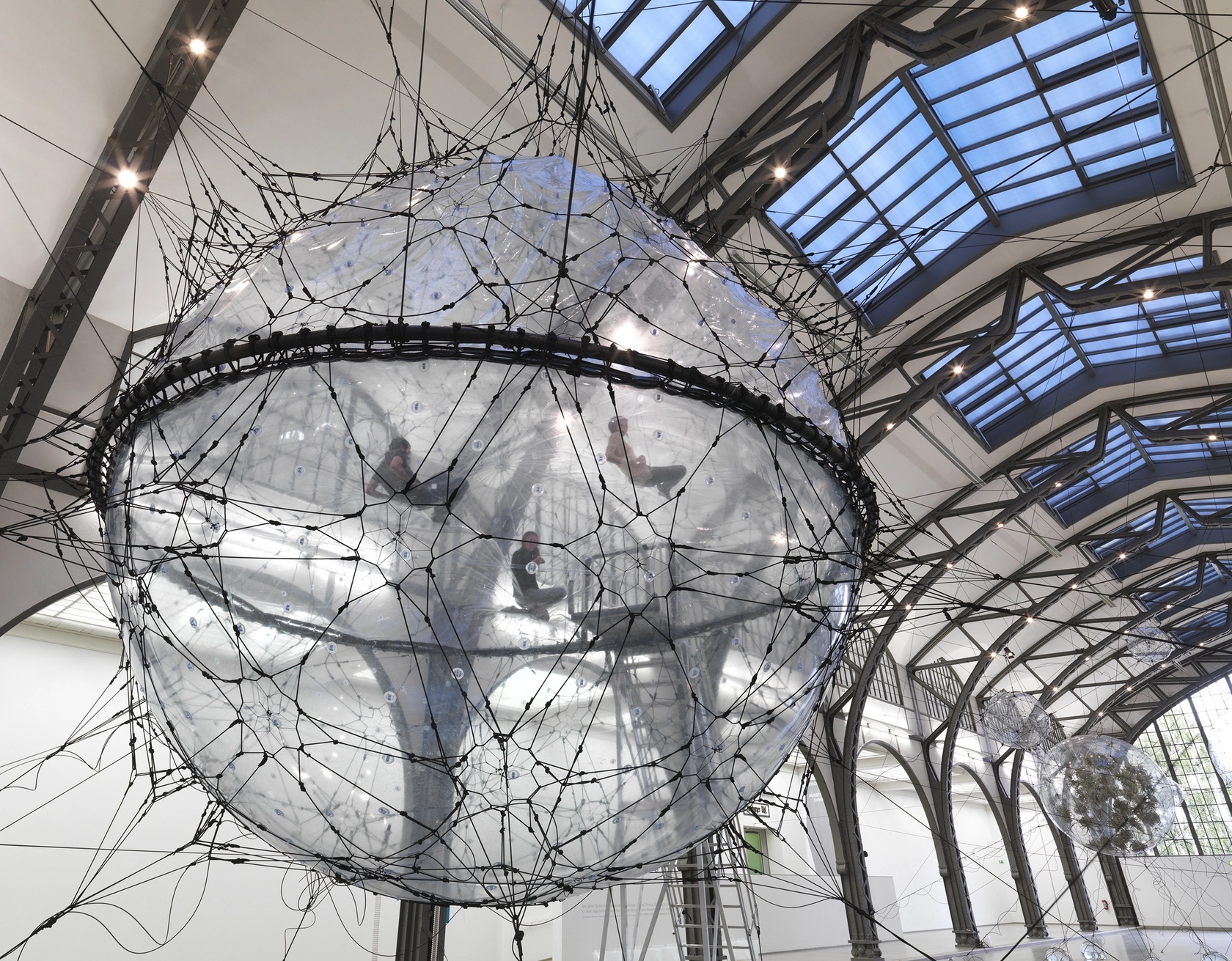 Exhibition view Cloud Cities, 2010–11 Hamburger Bahnhof, Berlin Photo © Studio Tomás Saraceno, Jens Ziehe
