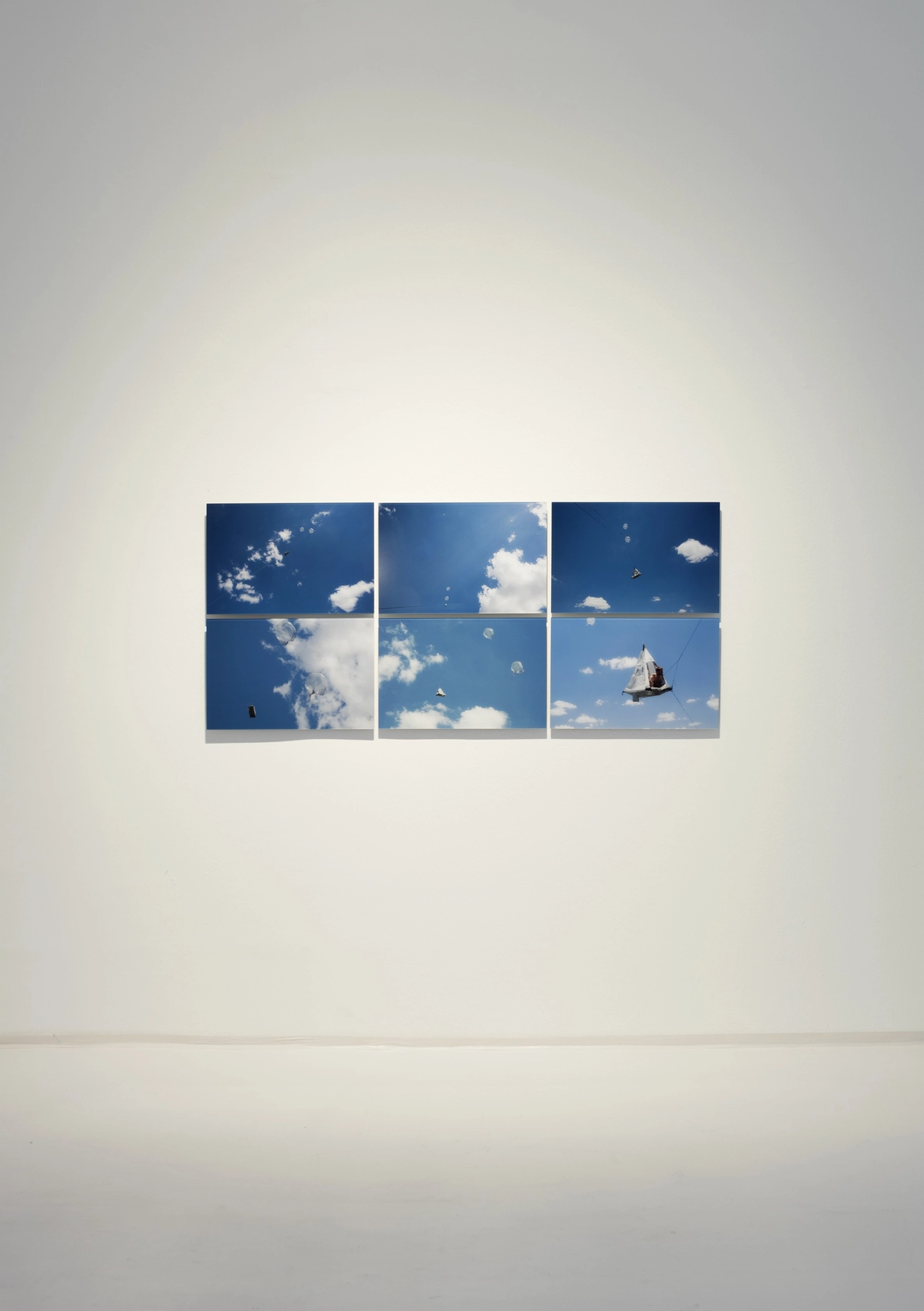 Untitled (Argentina Series), 2009 16 c-type prints, mounted on Dibond Photo © Andrea Rossetti