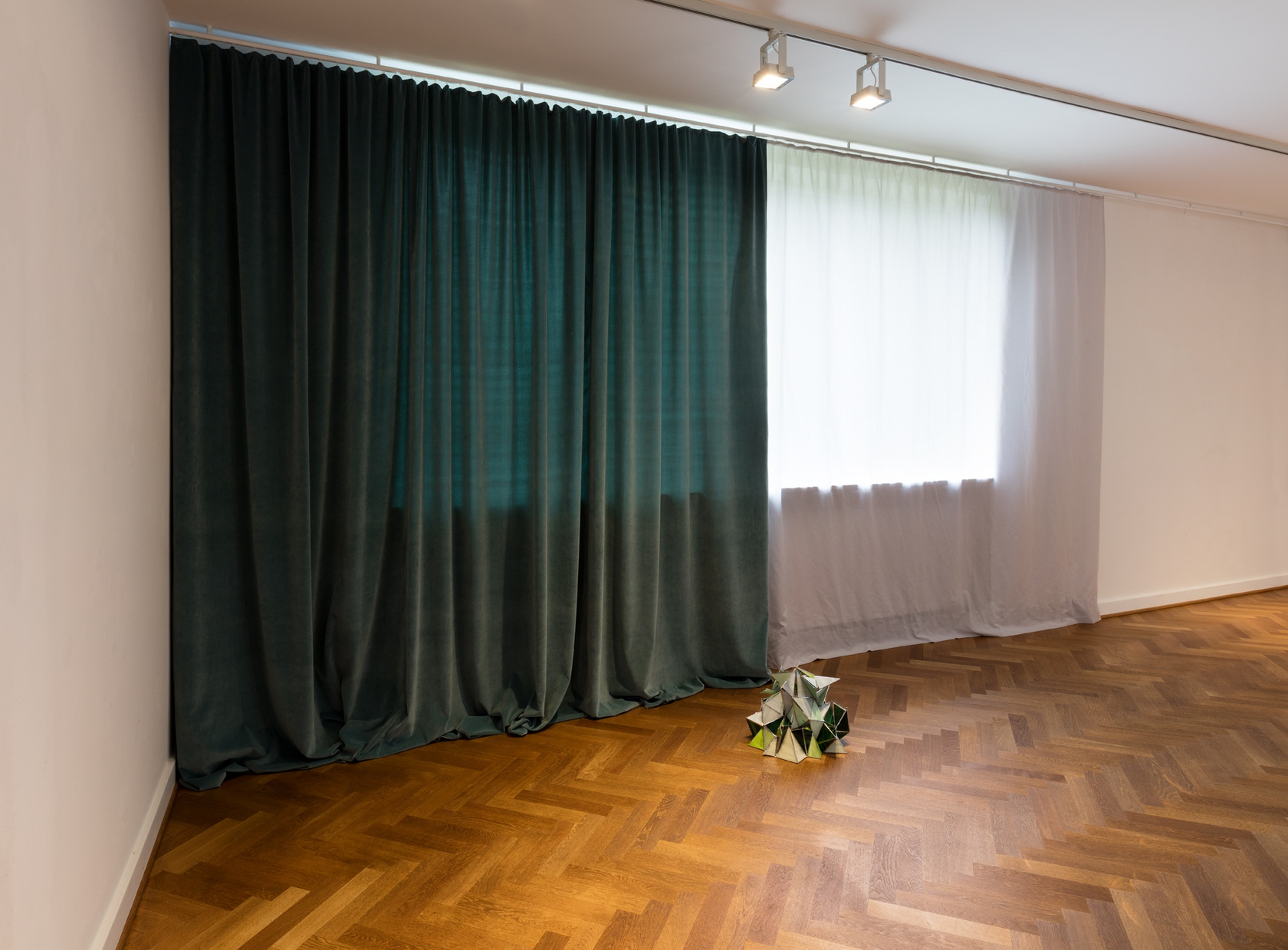 Geliehene Landschaften, 2005 (detail) Glass, silicone, polycarbonate, fabric, thread, wool, reinforced concrete, styrofoam Photo &copy; Andrea Rossetti