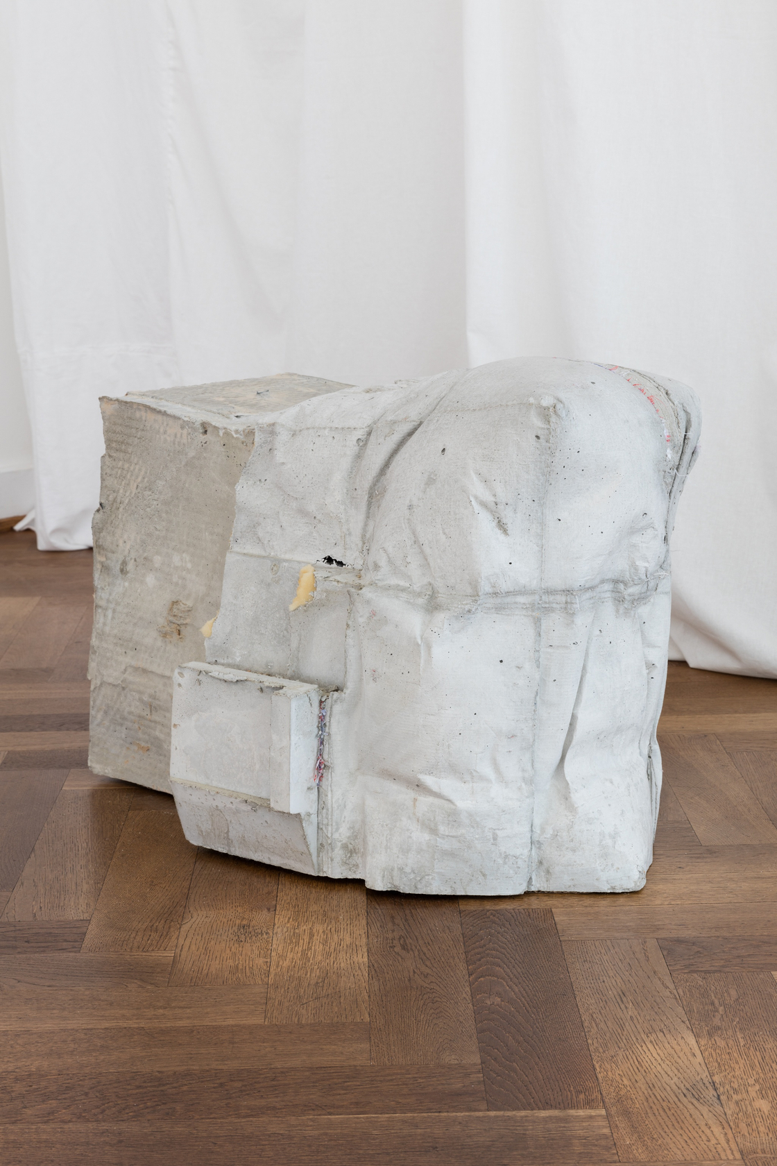 Geliehene Landschaften, 2005 (detail) Glass, silicone, polycarbonate, fabric, thread, wool, reinforced concrete, styrofoam Photo &copy; Andrea Rossetti