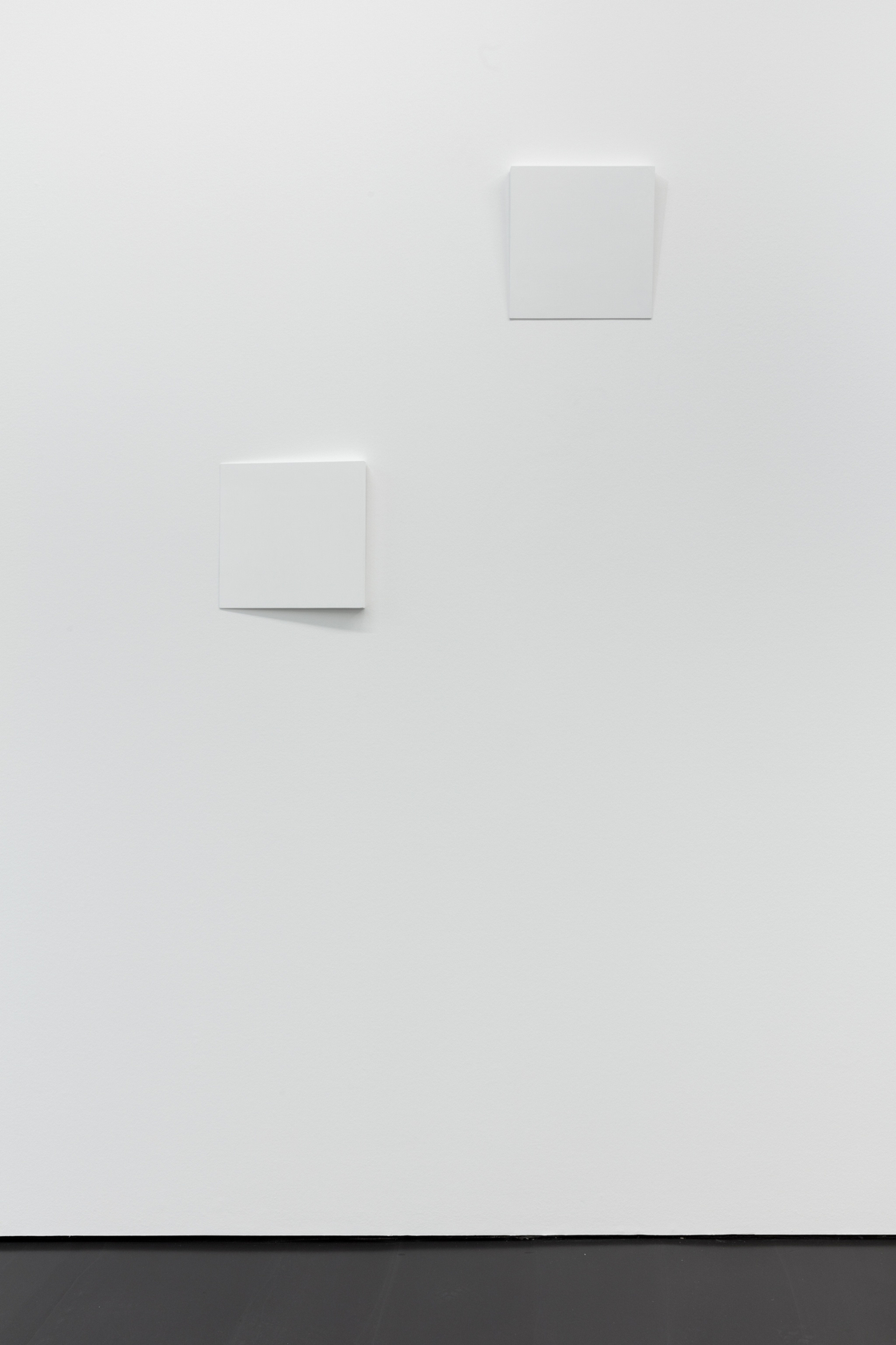 Fernanda Gomes, Untitled, 2018. Exhibition view: Afinidades Eletivas, Esther Schipper, Berlin, 2018. Photo &copy; Andrea Rossetti